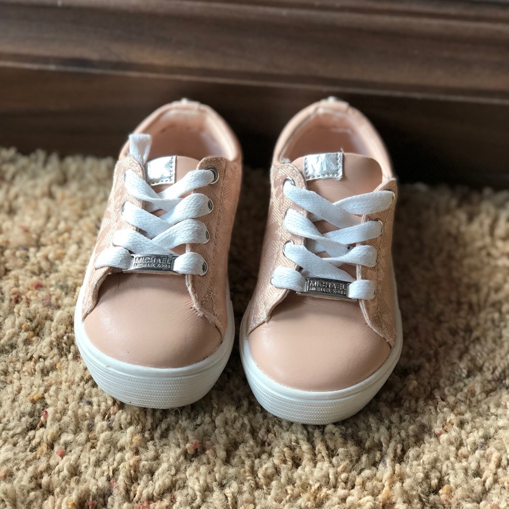 Toddler shoes
